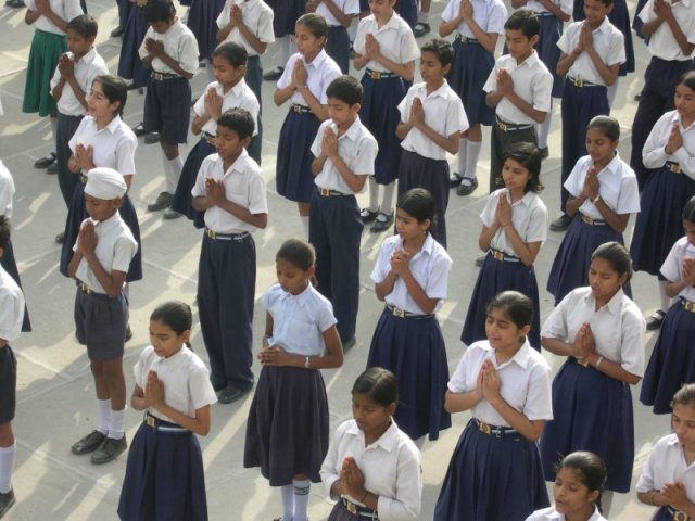 scuola nell'ashram dei Sikh a Karnal