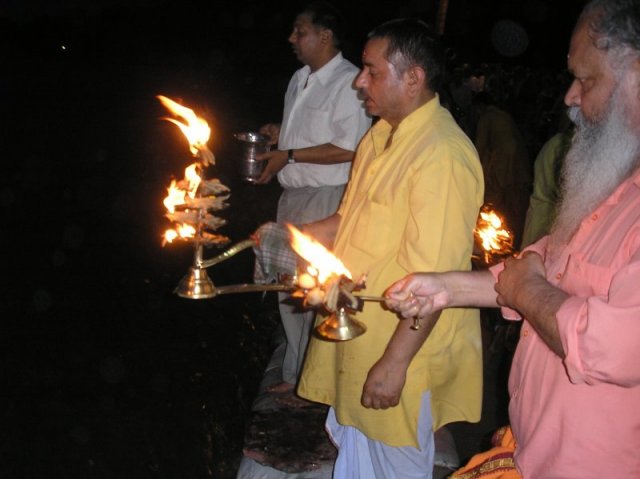 Aarti di Rishikesh con swami Ramachandrananda